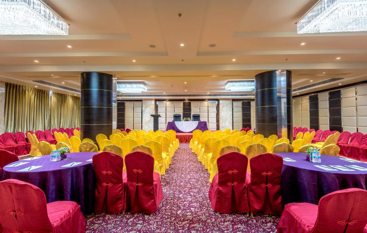 Clarion Inn Jaipur Kukas Экстерьер фото